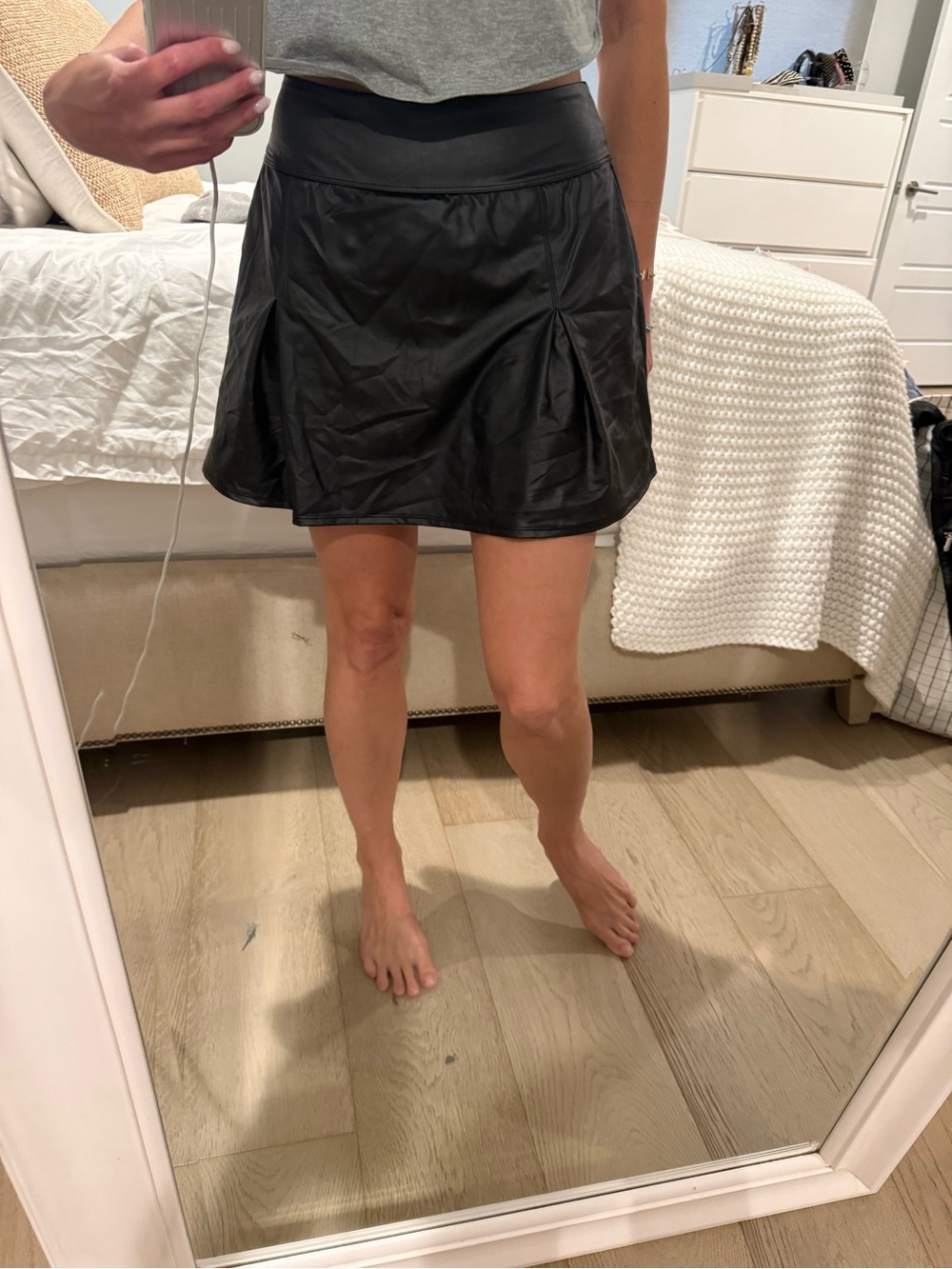 NWT OFFLINE by Aerie Real Luxe Faux Leather Pleated Skirt – Black – Size S